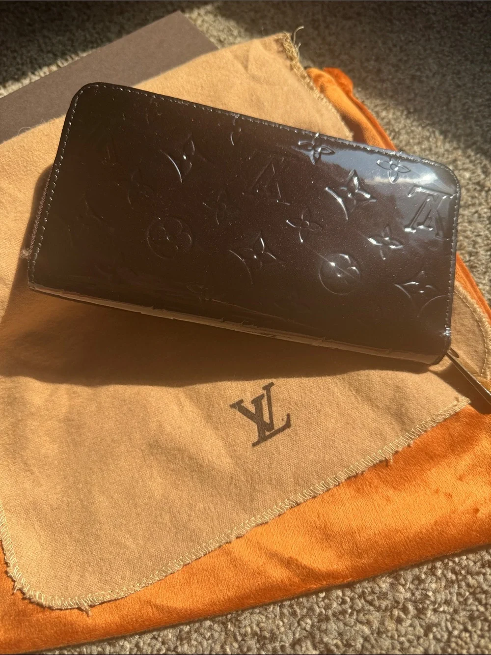 Louis Vuitton Vernis Patent Zip Wallet in Dark Brown